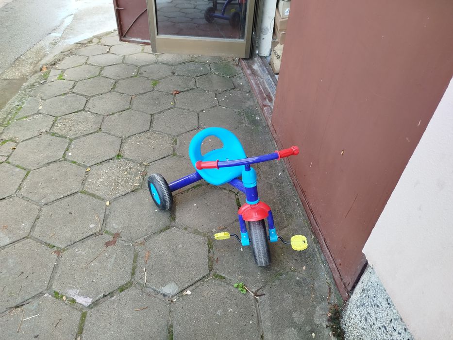 Детски коленца - триколки