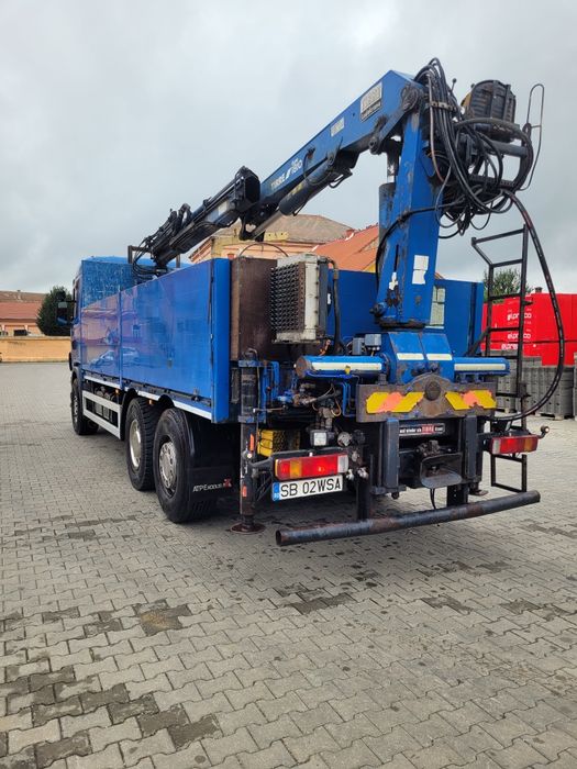 Scania cu macara