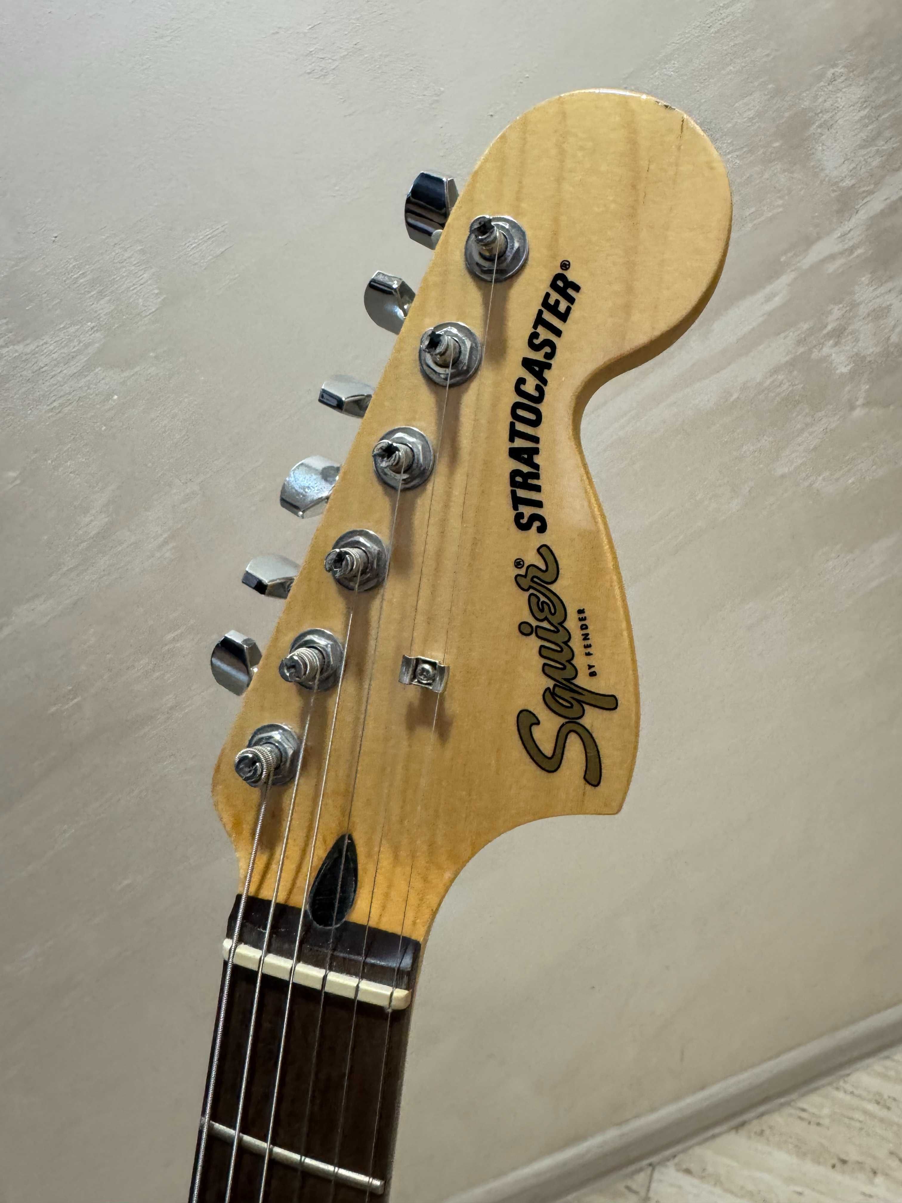 Комплект електрическа китара Squier Affinity + Fender усилвател