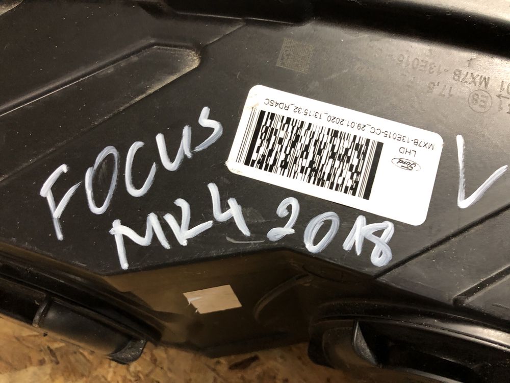 Фар Ford Focus MK4 след 2018 2бр