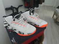 Adidas, nike de vânzare