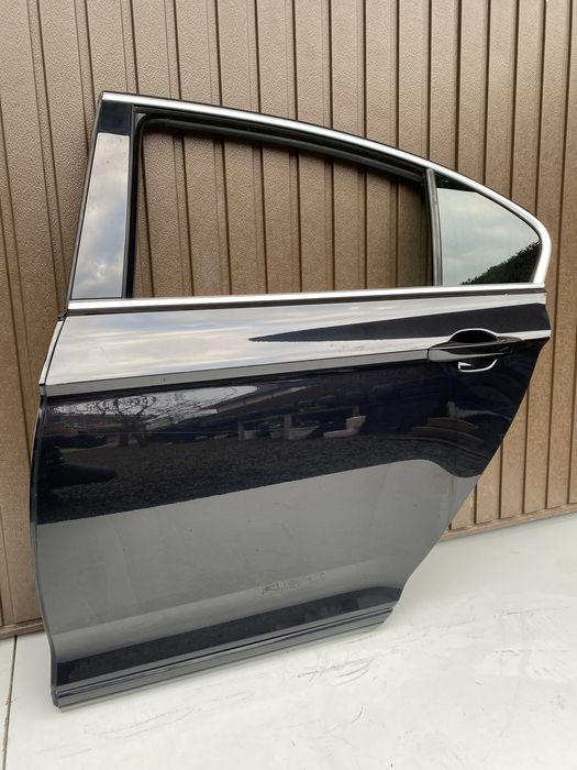 Usa st spate vw Passat B8 Limuzina cod de culoare LC9X 2015-2020