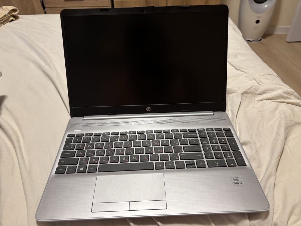Лаптоп HP Intel Core i3/ 8GB RAM/ 128GB SSD/ Windows 10 Pro