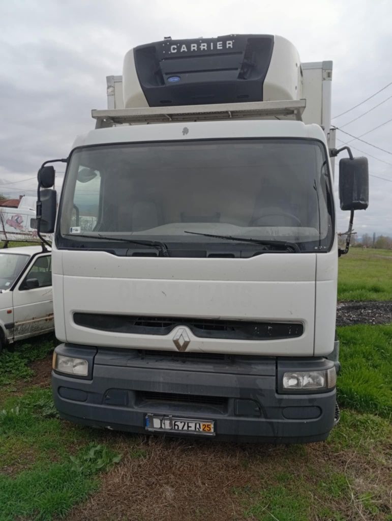 Продавам Рено Премиум 270