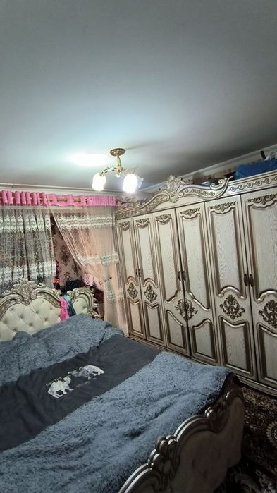 2xonali uy sotiladi 1etaj . Sagdiana parijda.