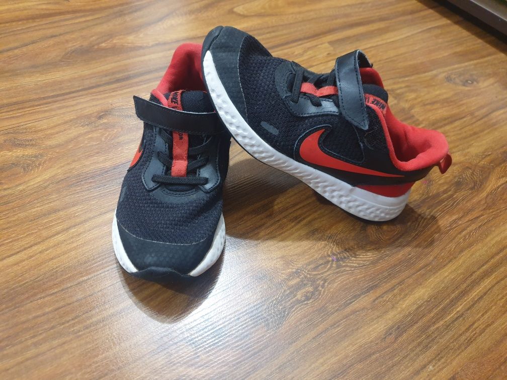 Лот от обувки Nike Adidas H&M
