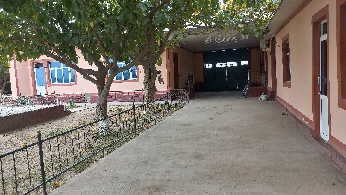 Dala hovli sotiladi