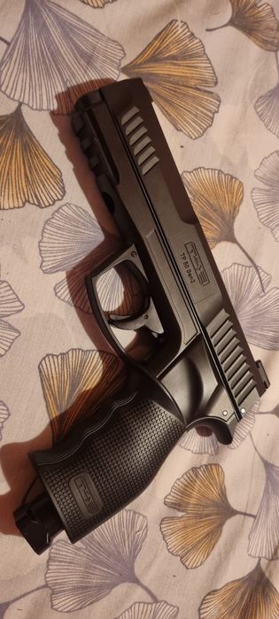 Pistol airsoft   27 J