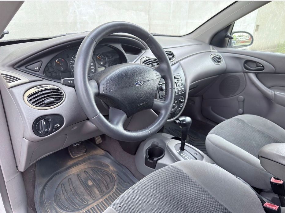 Vănd ford focus mk1 20 benzină cu toate actele valabile fiscal pe loc