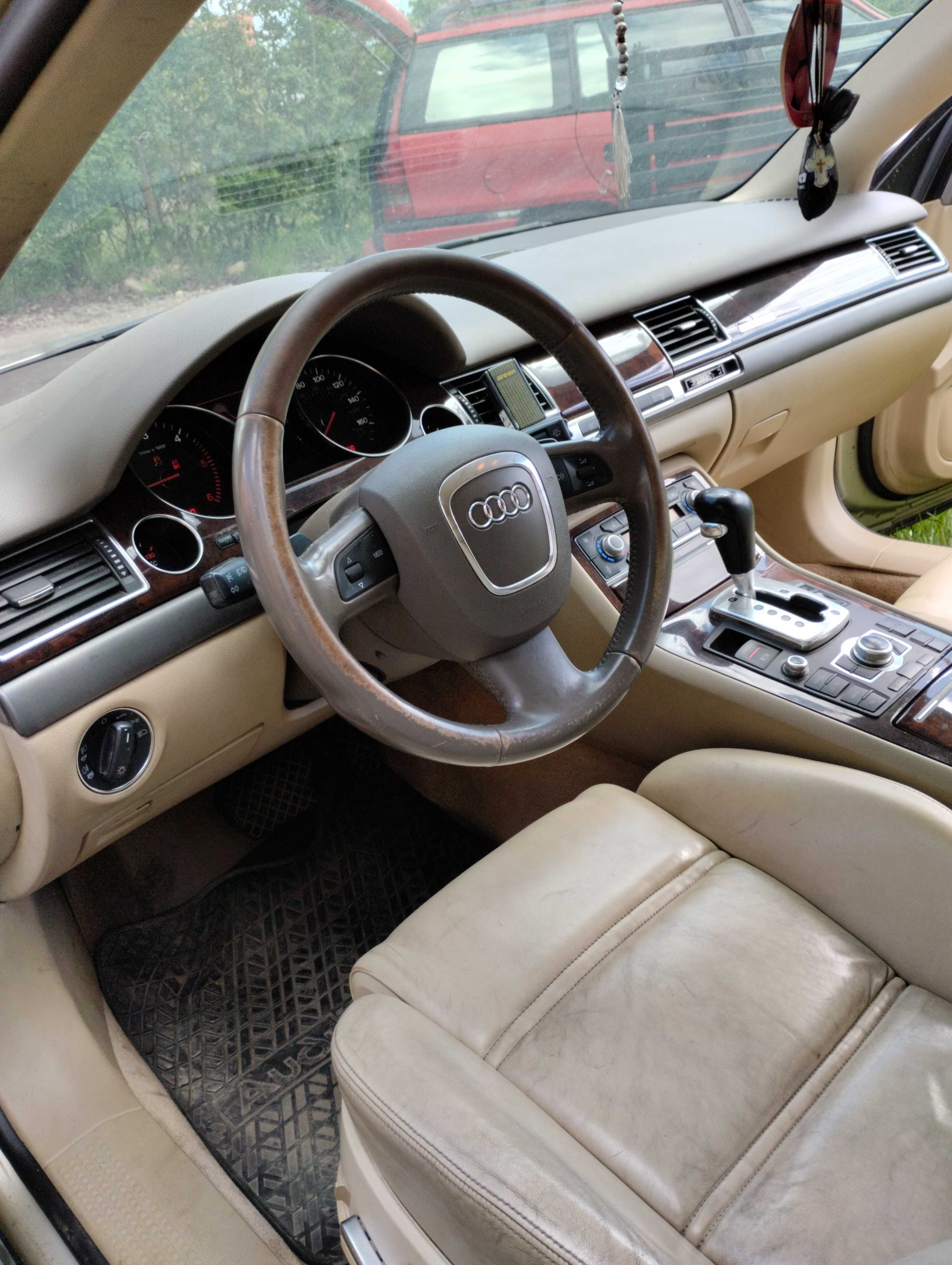 Vând Audi A8 model 2007