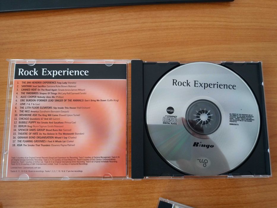 Vand o antologie cu 3 CD-uri rock "Rock Experience"