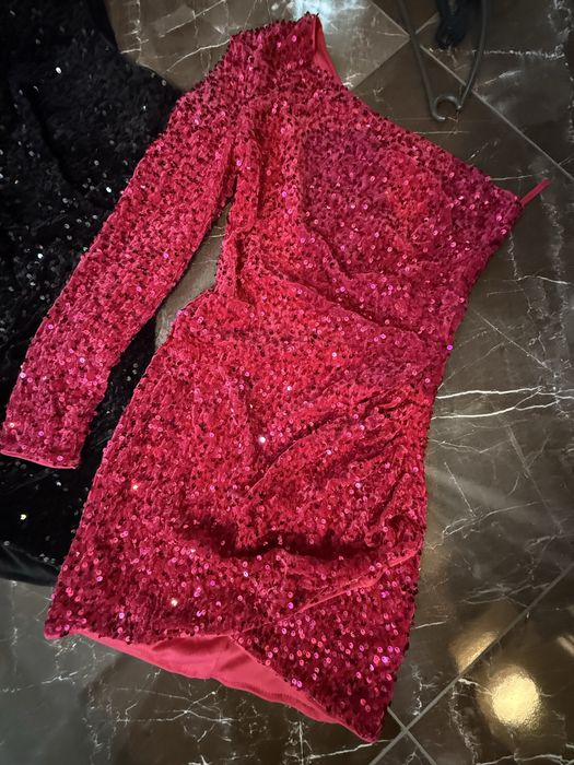 Рокля с пайети Хс