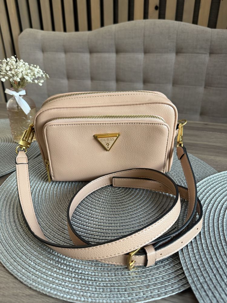 Дамска чанта Guess