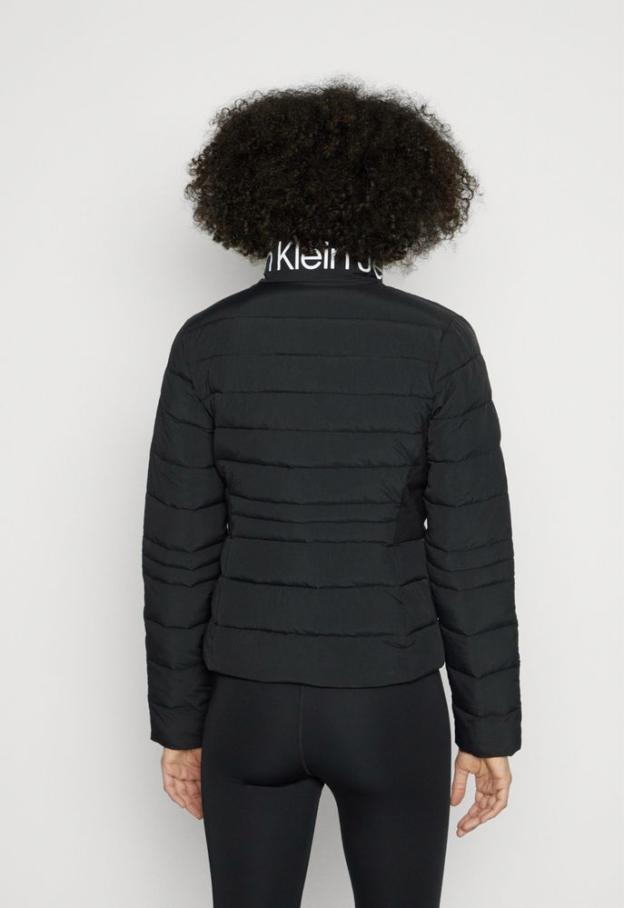Geaca Calvin Klein Jeans Geaca Negru Regular Fit