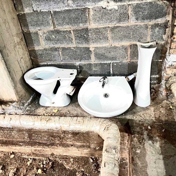 Продаётся б/у унитаз без бочка