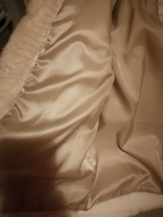 Haina blana artificiala