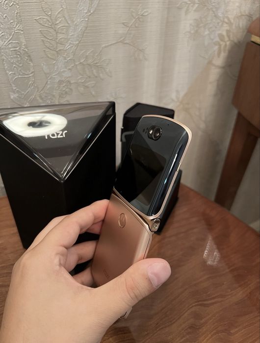 Motorola Razr 5G Gold 8/256GB