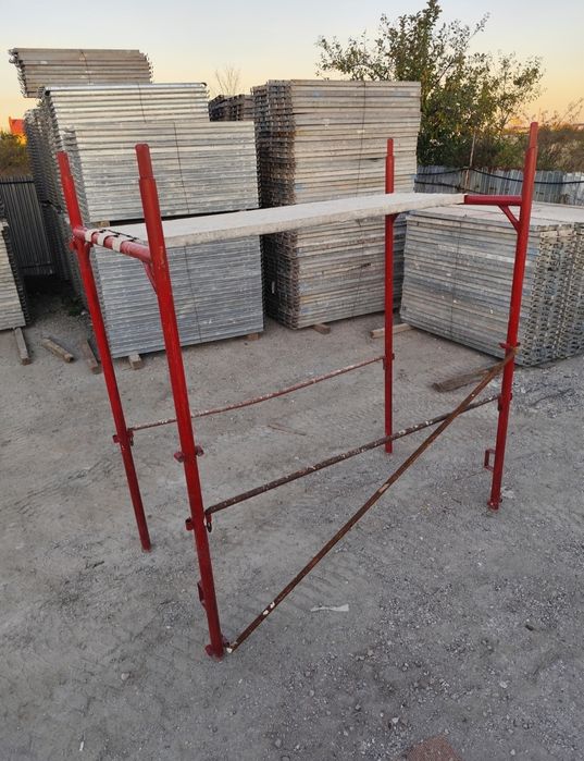 Vând schela la modul