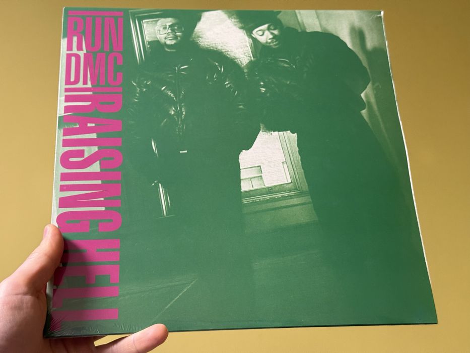 Чисто нови, неразпечатани плочи