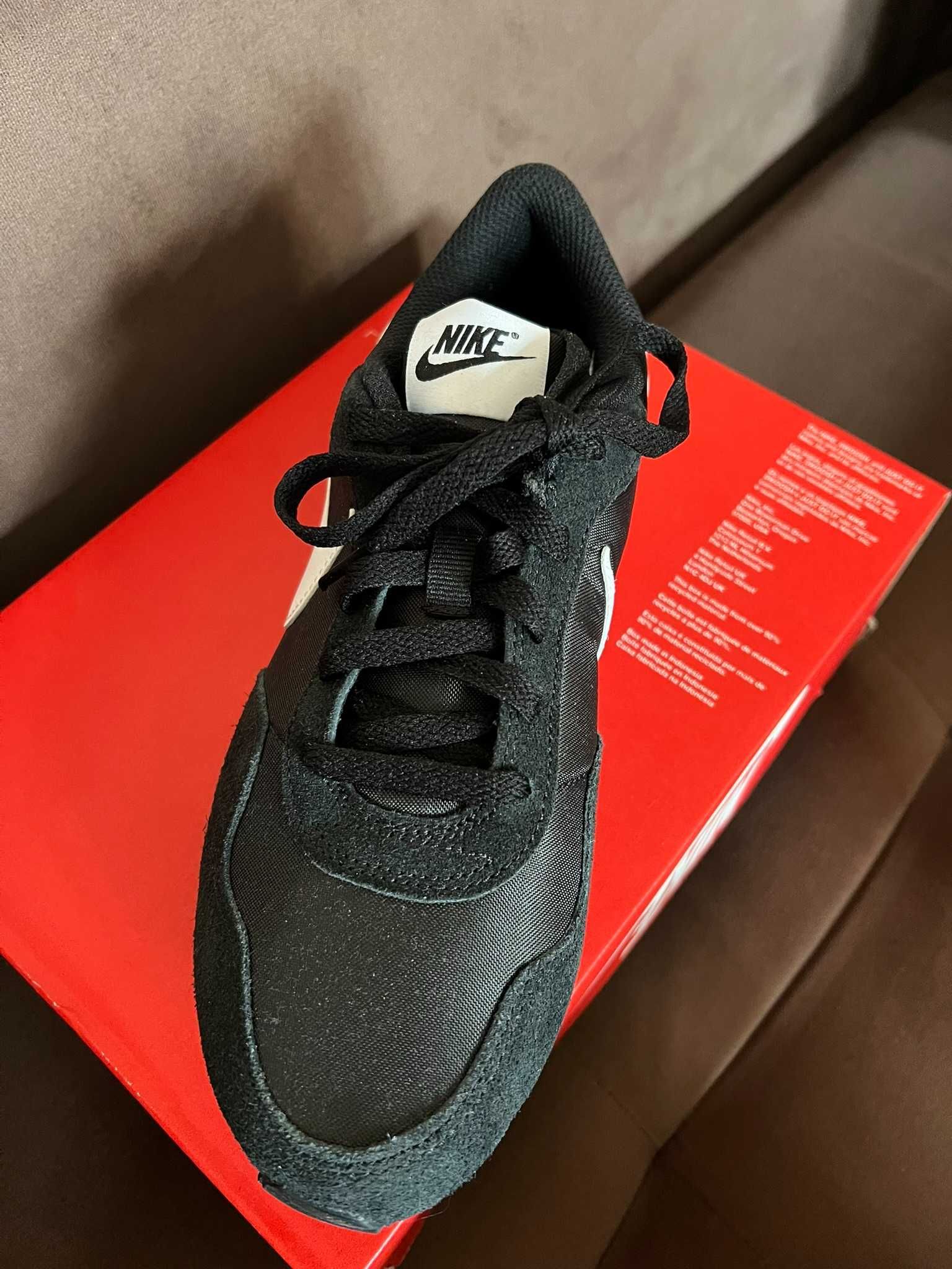 Дамски Маратонки Nike