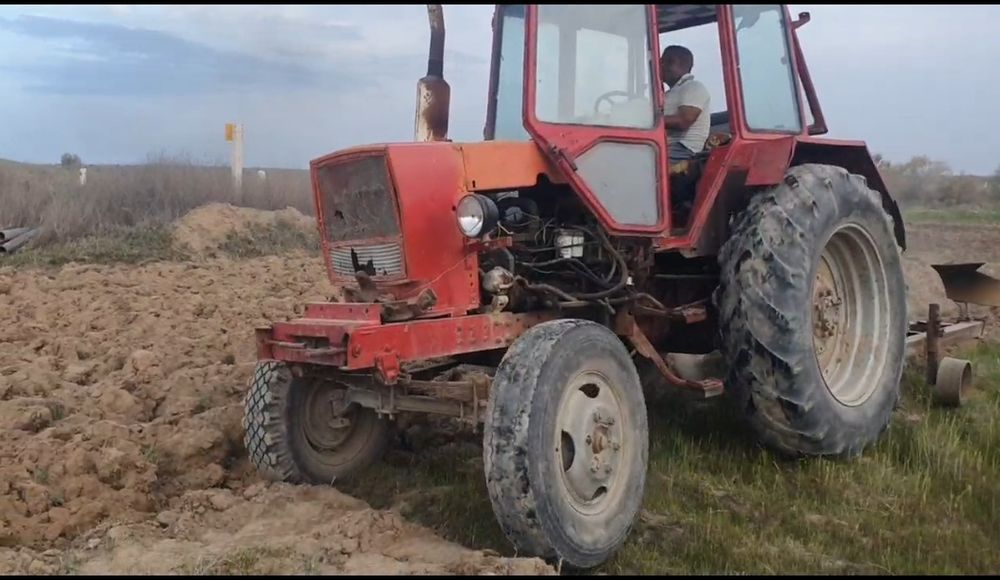 Юмз трактор ТТЗ 100 матор