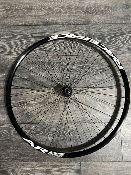 SET roți RaceFace AR25 (cu butuci Shimano MT400)