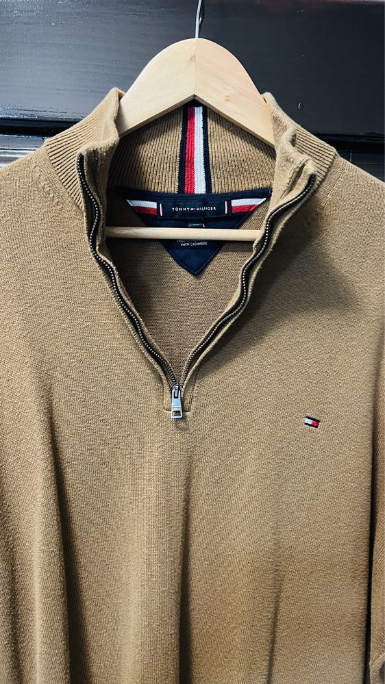 Bluza Tommy Hilfiger ( nu Calvin Klein, nu Polo Ralph Lauren)