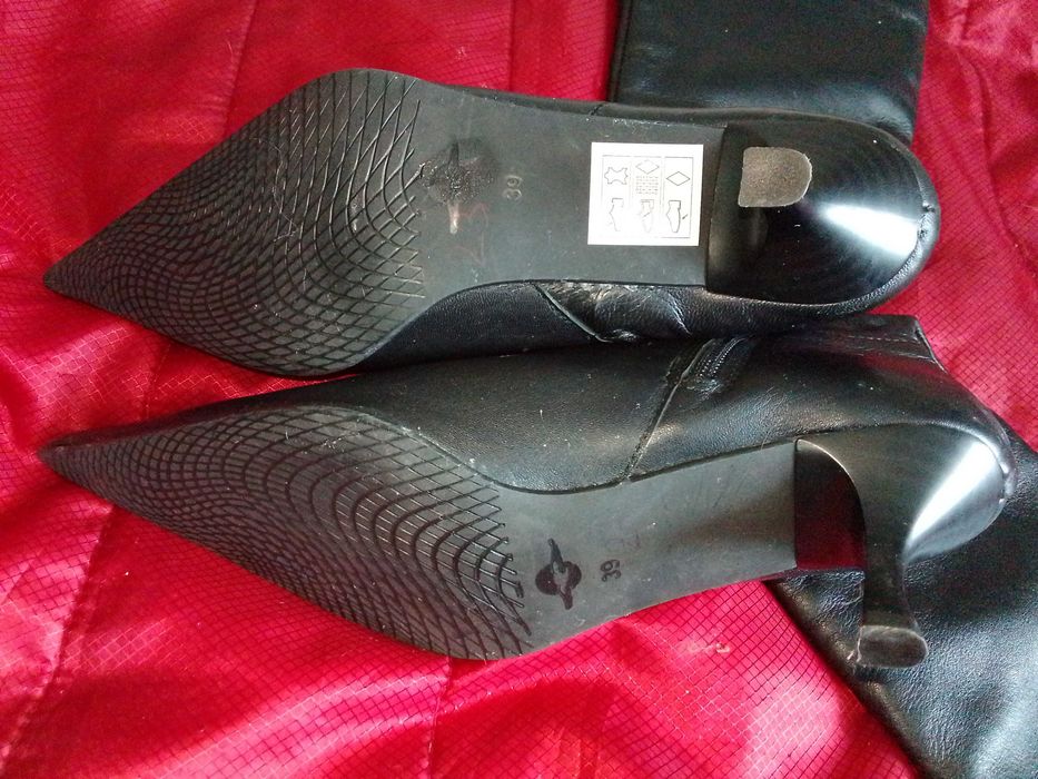 Cizme, piele naturală, măr 39, negre