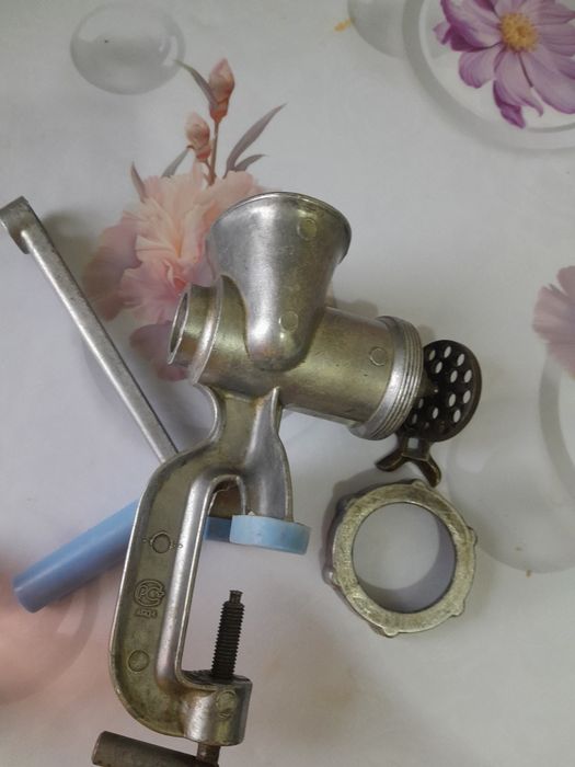 Продам мясорубку