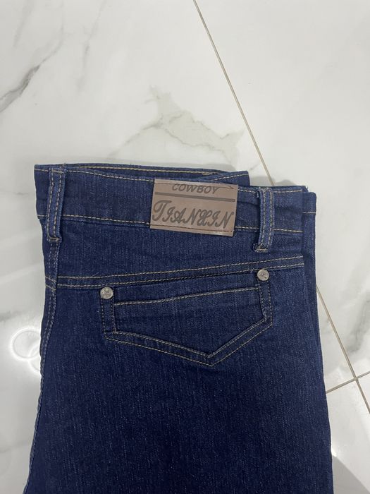 Blugi albastrii unisex