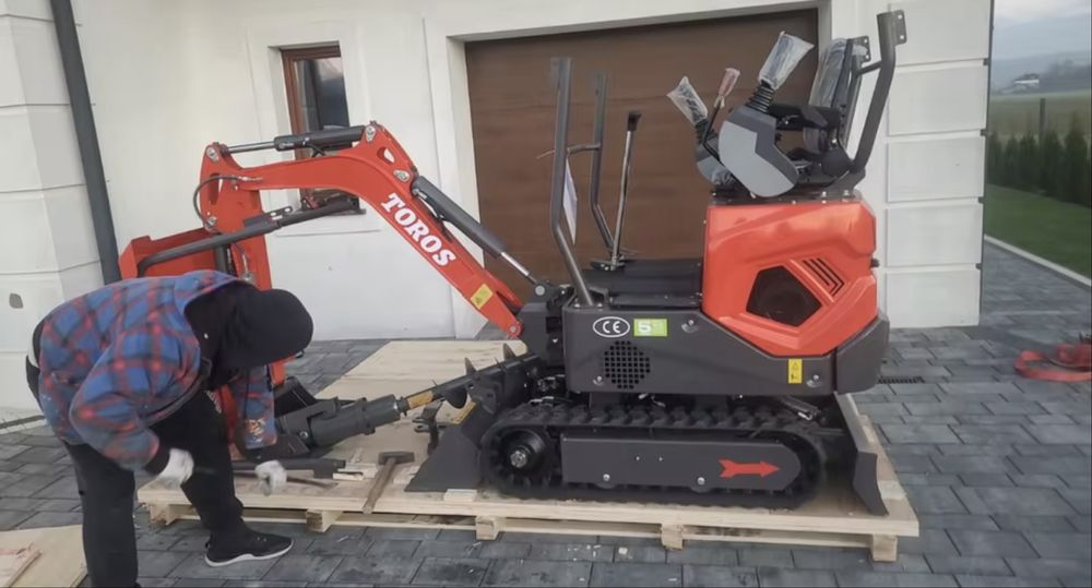 Mini Excavator Manufacturer Kubota Engine Digger 1000 Kg