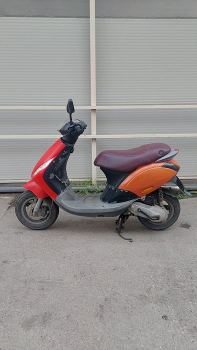Scuter Piaggio Zip 50