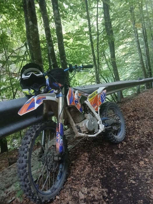 Vând cross 250cc