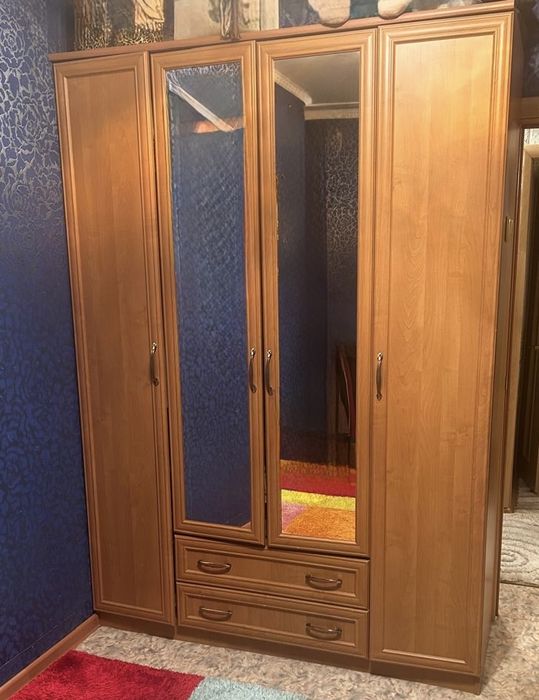 Продается прихожая и шкаф