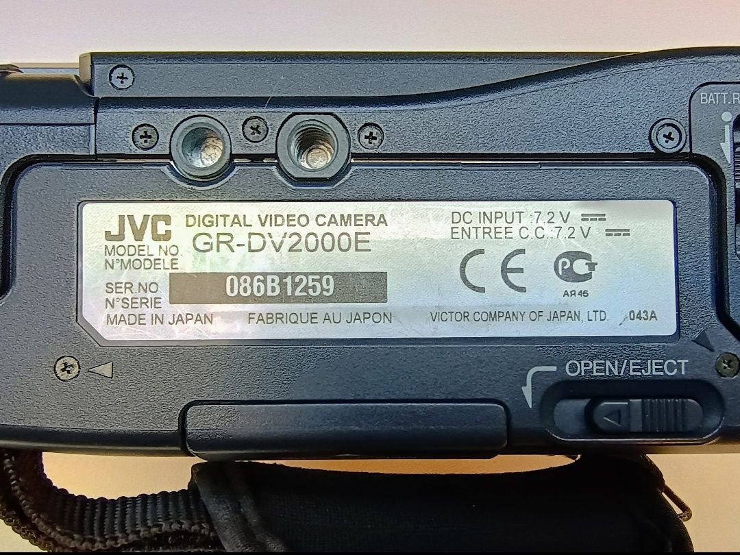 Camera video JVC mini DV și card SD