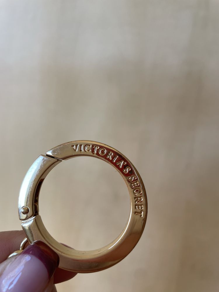Кардхолдър Victoria’s secret