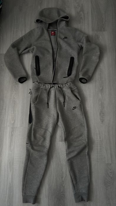 Nike tech fleece екип сив