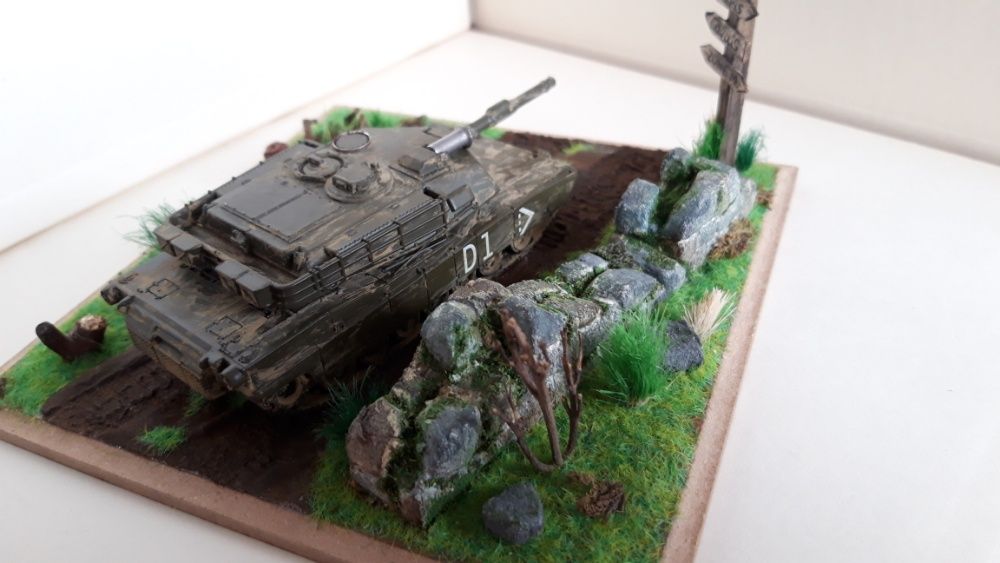 Диорама - Military diorama muddy road & tank D1 Scale 1/34-1/39