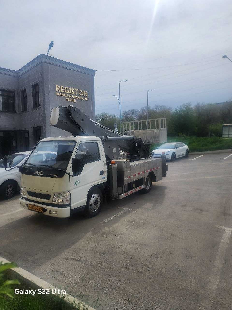 Услуга автовышка 31 м, высота 2,85 ,брусчатку не ломает + 220 вт.