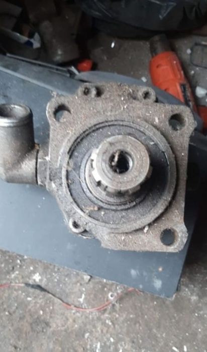 Насос для подъёма кузова хода