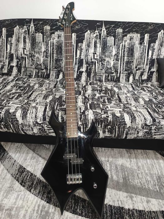 Chitară-bass Harley Benton