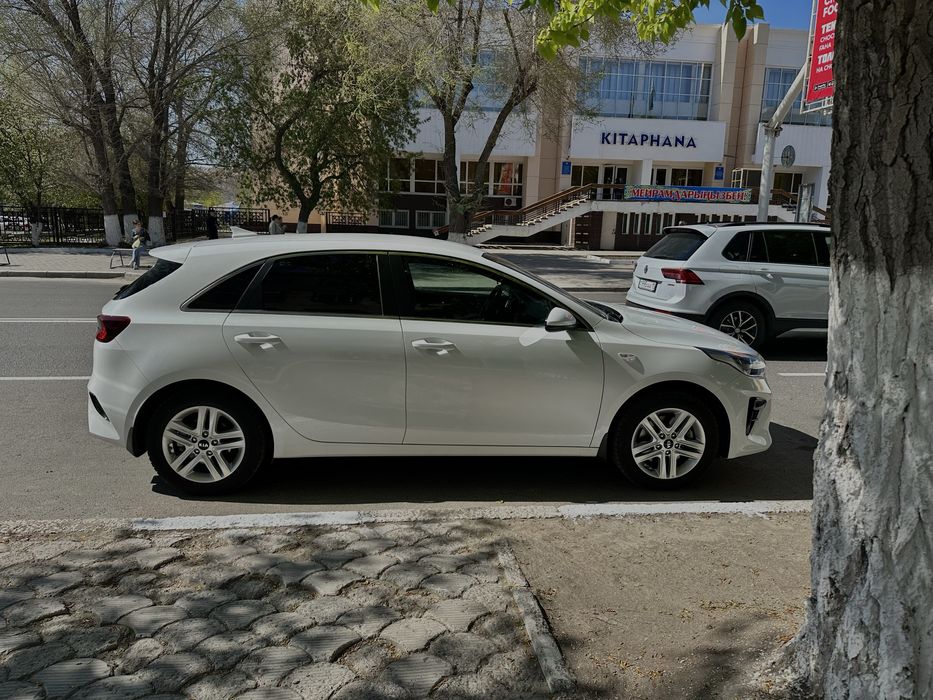 Продам машину kia ceed