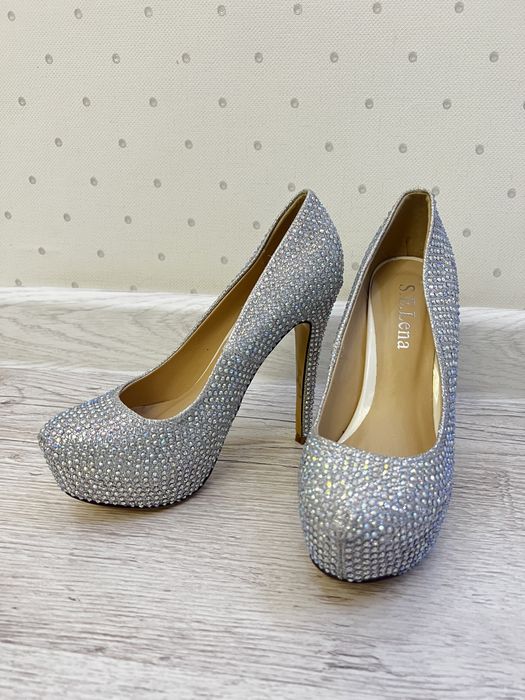 Туфли на высоких каблуках