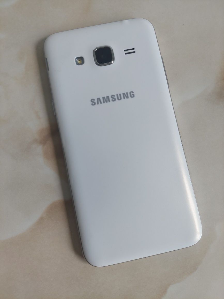 Vând Samsung Galaxy J3 2016 White, fără probleme, NEcodat //poze reale