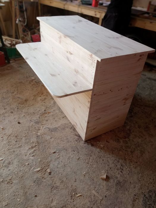 Търговска щанд маса с чекмеджета