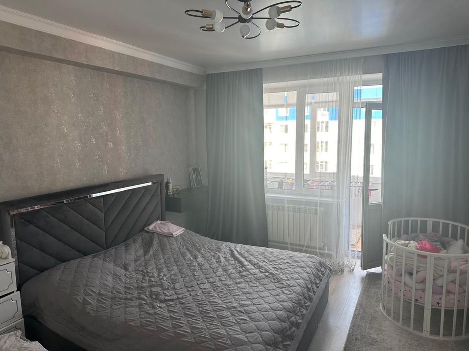 Продам кровать и тумбочку