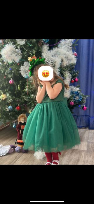 Продам платье и ободок 5-6 лет