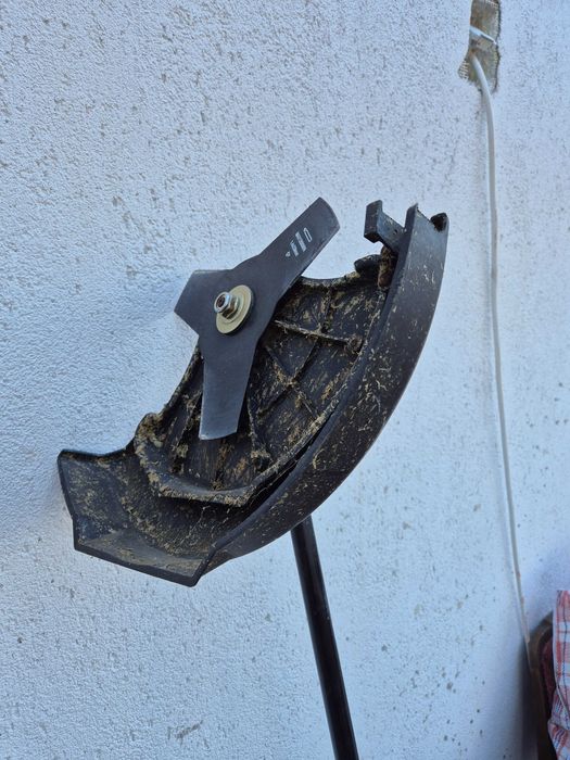 Trimmer tuns iarba Grunman