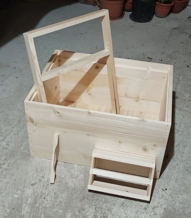 Lazi albine/stup orizontale 18 rame cu hranitor/uluc 4l