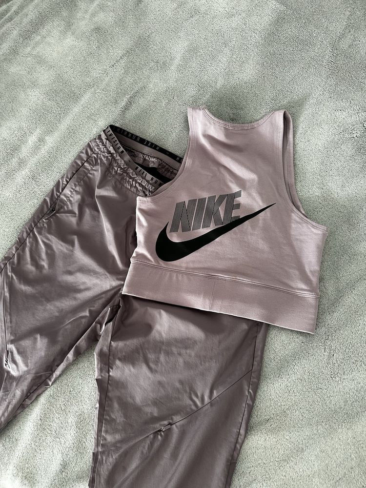 Бюстие и долнище на nike